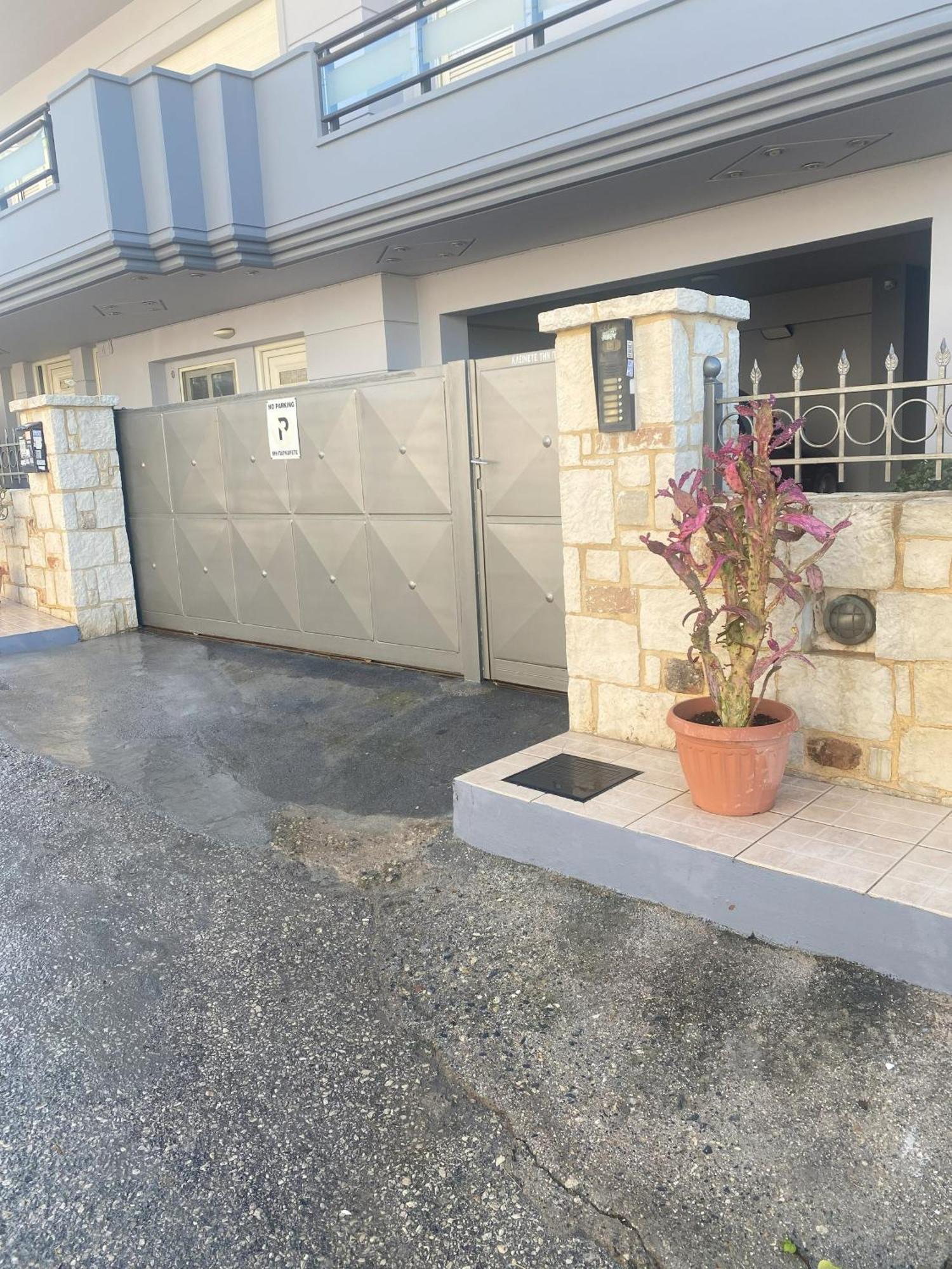New Unique Apartment In Heraklion Экстерьер фото